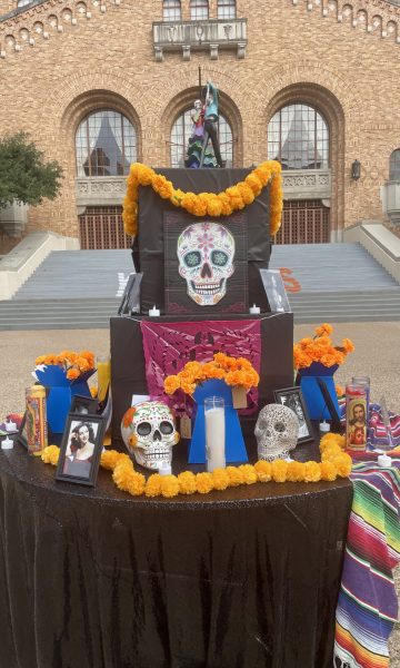 Day of the Dead altar in front of Gregory Gym at the University of Texas at Austin on Nov. 2, 2022. (Photo: Oihane Ochoa Navarro, Reporting Texas TV)
